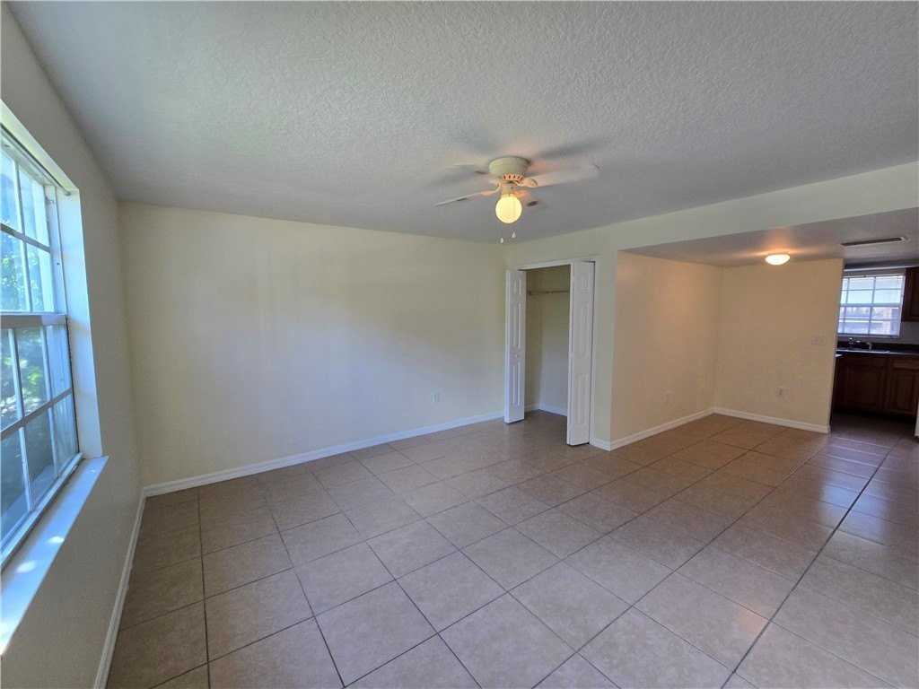 1748 23rd St - Photo 2 of 10
