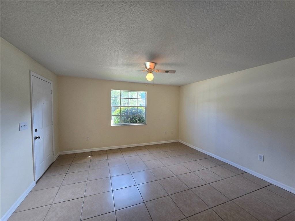 1748 23rd St - Photo 3 of 10