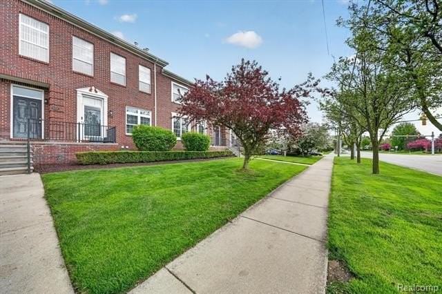 43027 Strand Dr - Photo 2 of 33