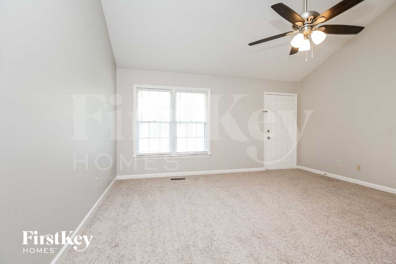 5496 Burnt Knob Rd - Photo 4 of 18