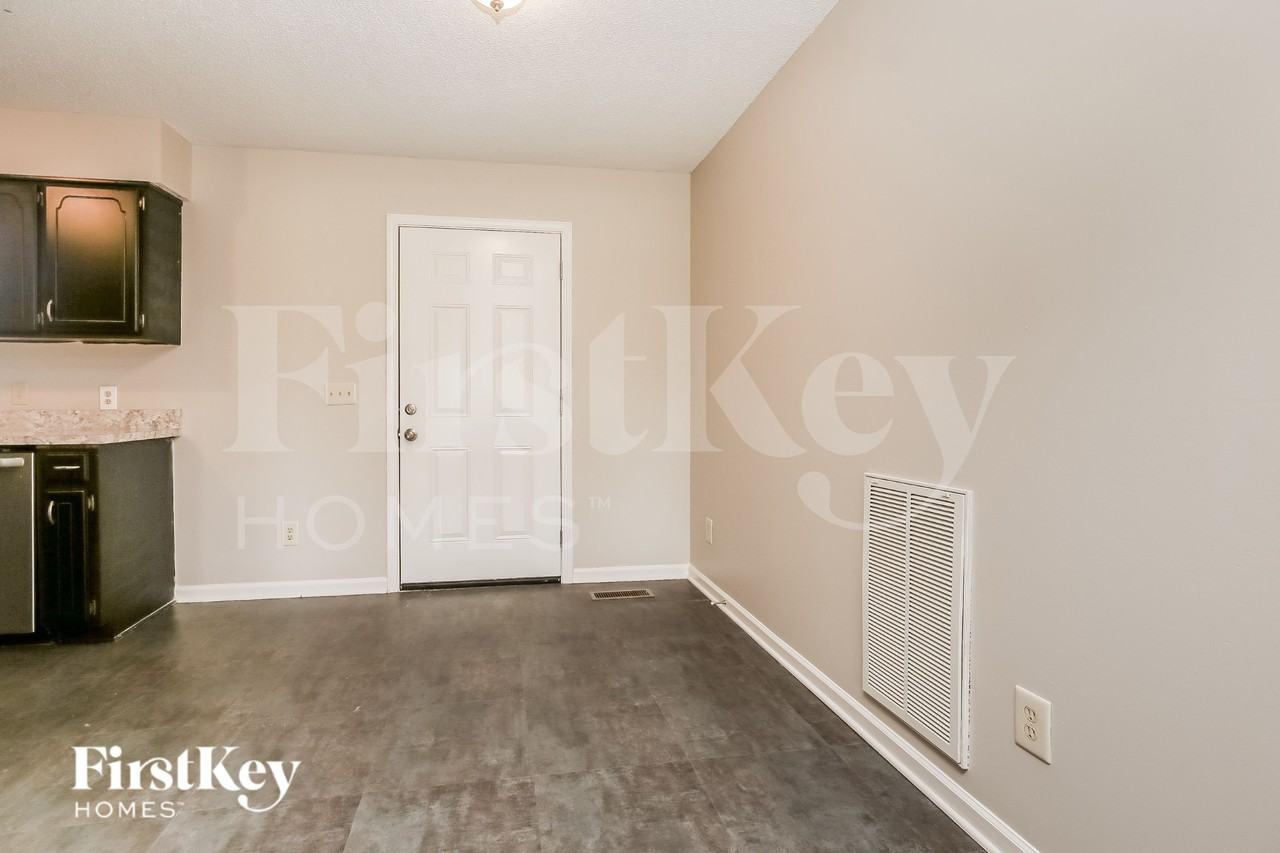 5496 Burnt Knob Rd - Photo 5 of 18