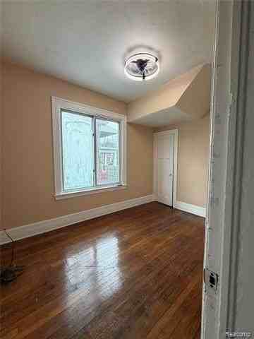 1435 W Euclid St - Photo 7 of 15