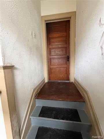 1441 W Euclid St - Photo 2 of 16