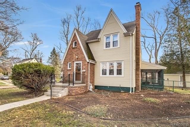 5 Wenonah Dr - Photo 2 of 31