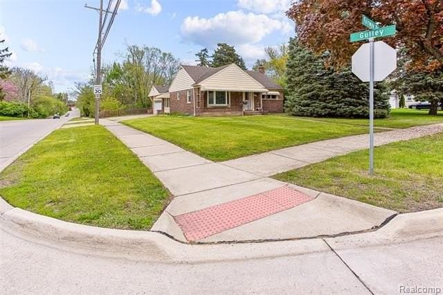 25346 Fairway Dr - Photo 2 of 41