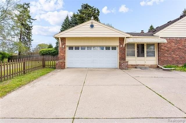 25346 Fairway Dr - Photo 5 of 41