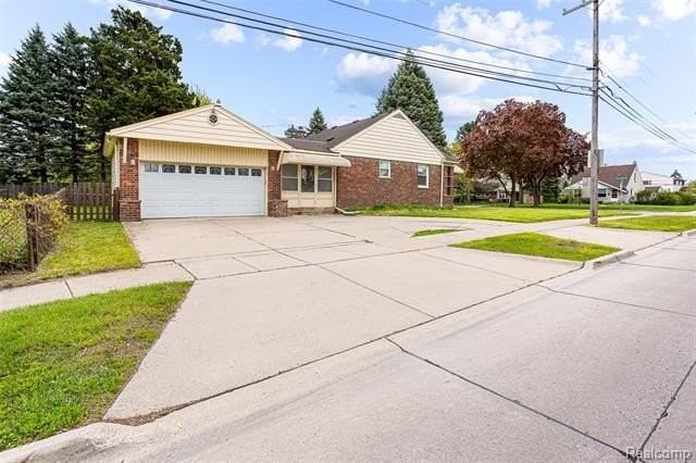 25346 Fairway Dr - Photo 6 of 41