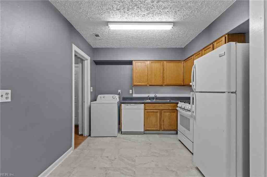 1724 48th St - Photo 6 of 50