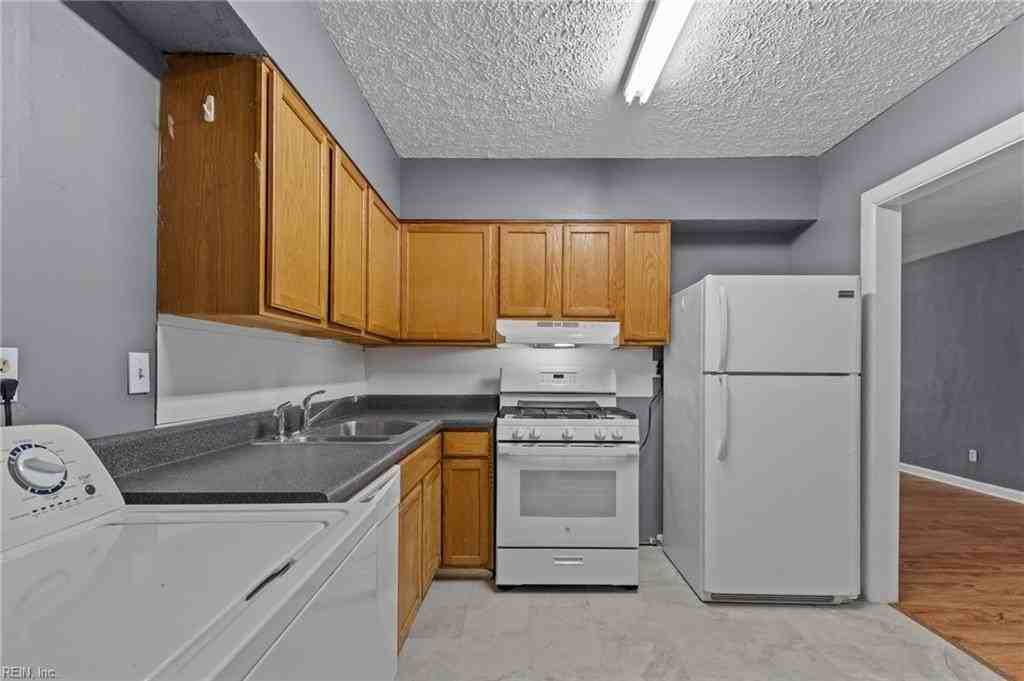 1724 48th St - Photo 7 of 50