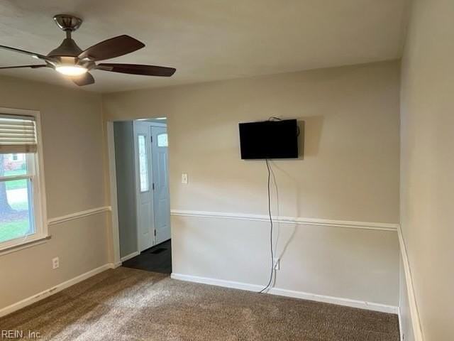 828 Moffat Ln - Photo 3 of 28