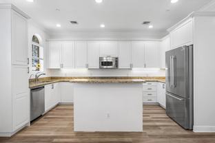 824 Virginia Garden Dr - Photo 1 of 1