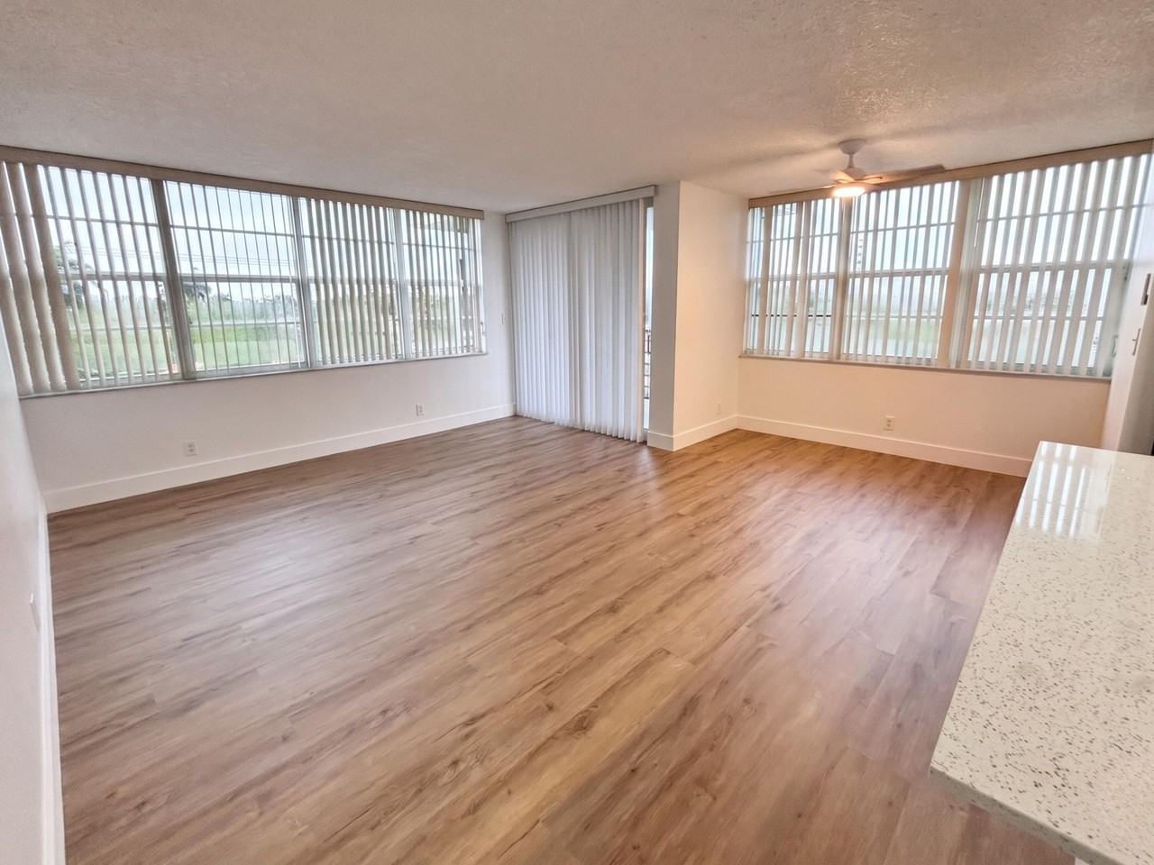 2741 Taft St #403 - Photo 3 of 18