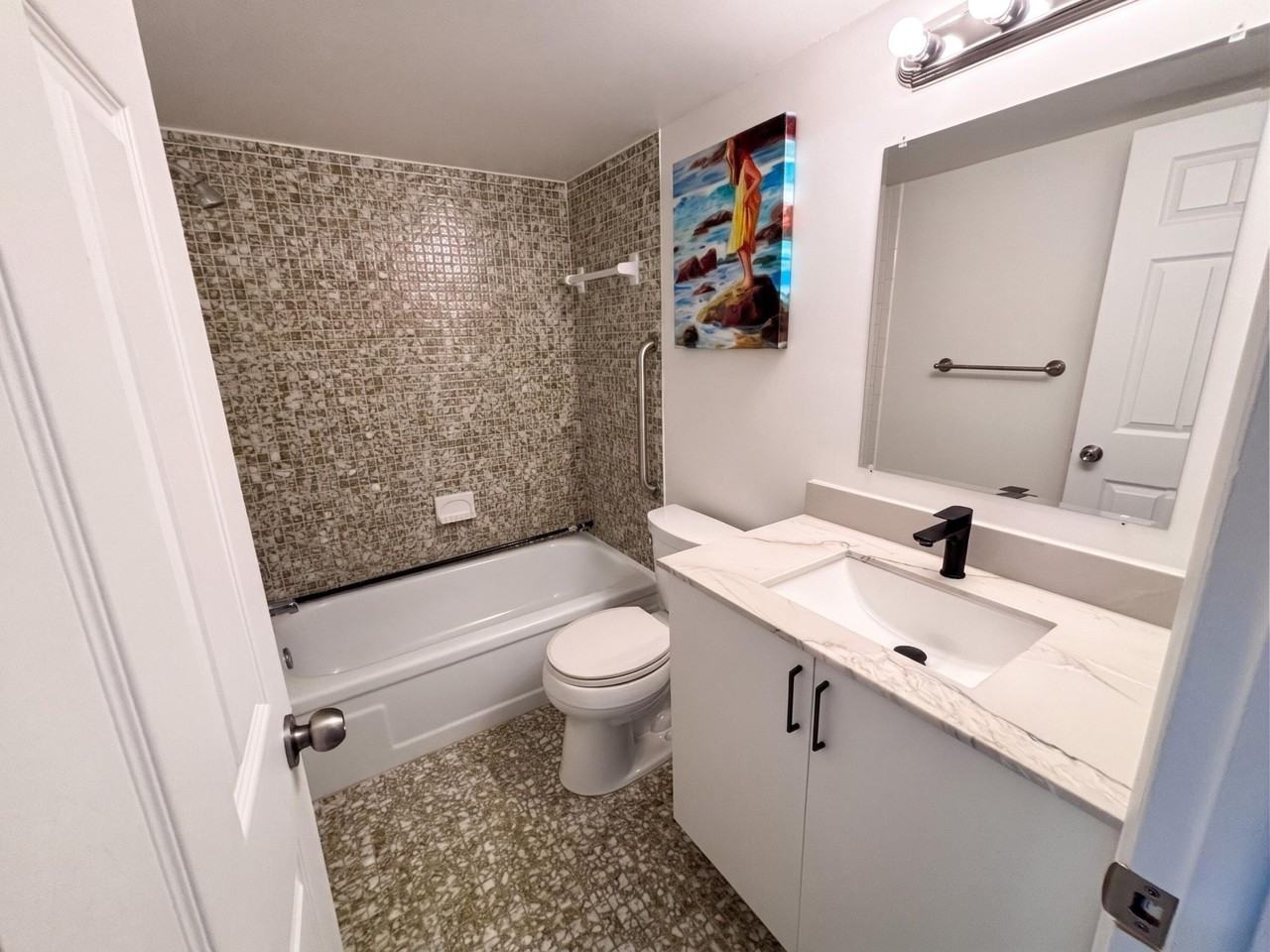 2741 Taft St #403 - Photo 5 of 18