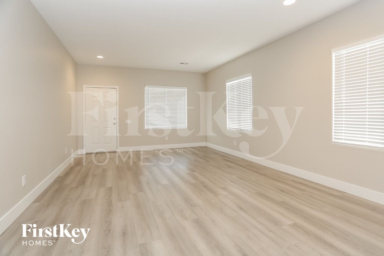 6834 Dovecote Ave - Photo 3 of 15