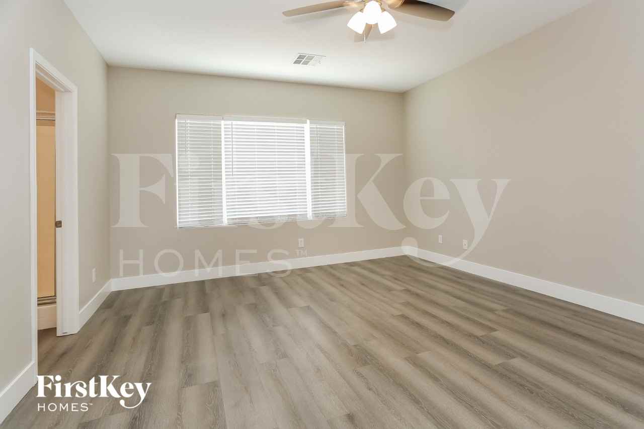 6834 Dovecote Ave - Photo 5 of 15