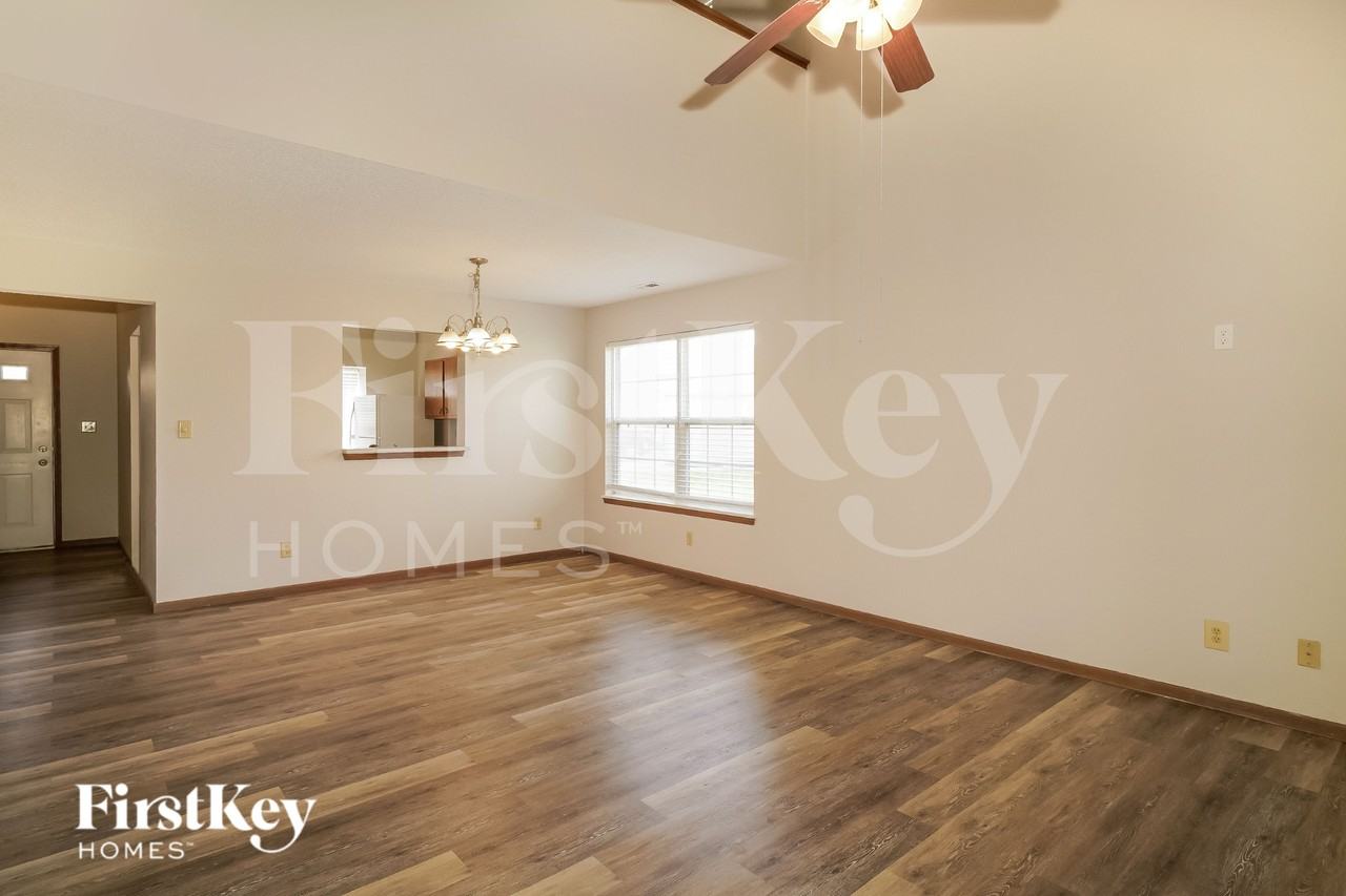 2891 Fieldstone Ct - Photo 5 of 19