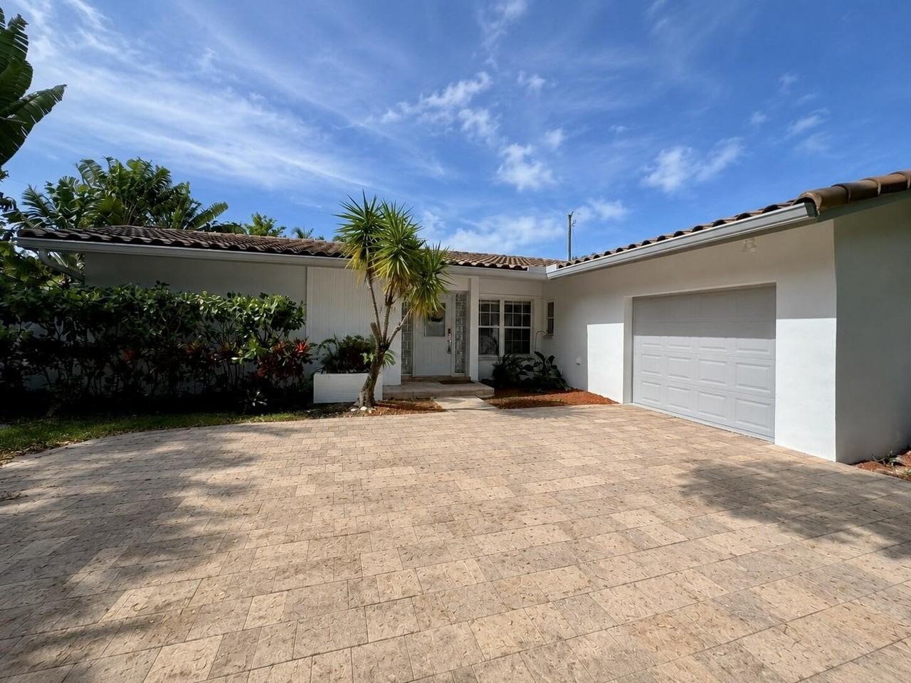 3230 Aqua Vista Dr - Photo 2 of 34