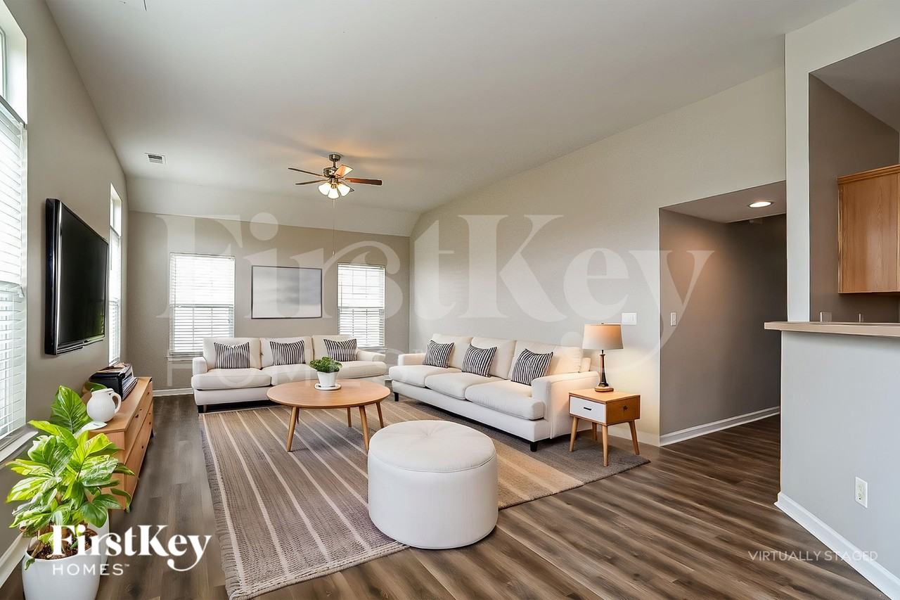 2589 Cypress Oak Ln - Photo 3 of 19