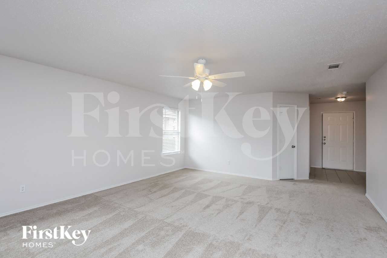 5308 Newcastle Ln - Photo 3 of 19