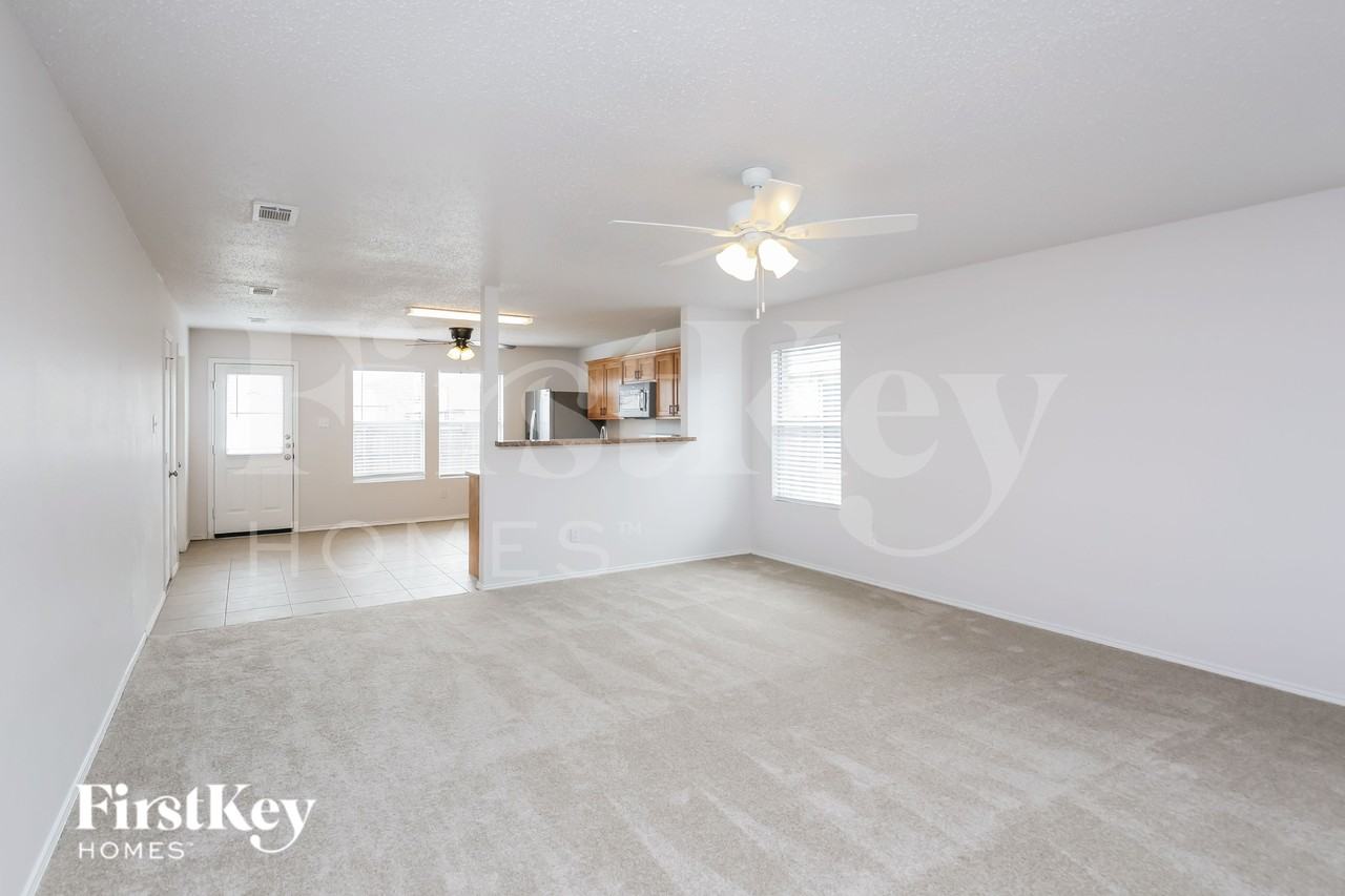 5308 Newcastle Ln - Photo 5 of 19