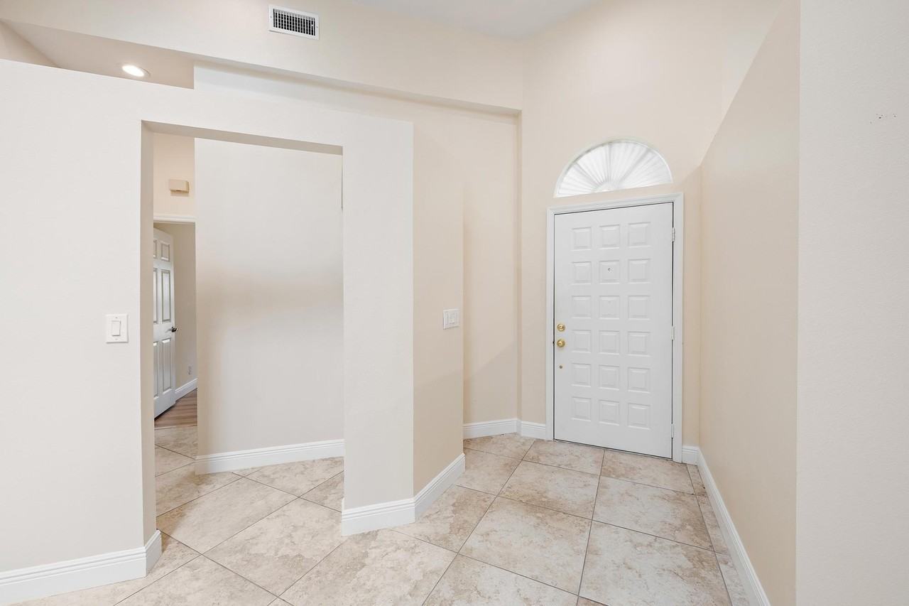 1802 Rosewood Way - Photo 3 of 26