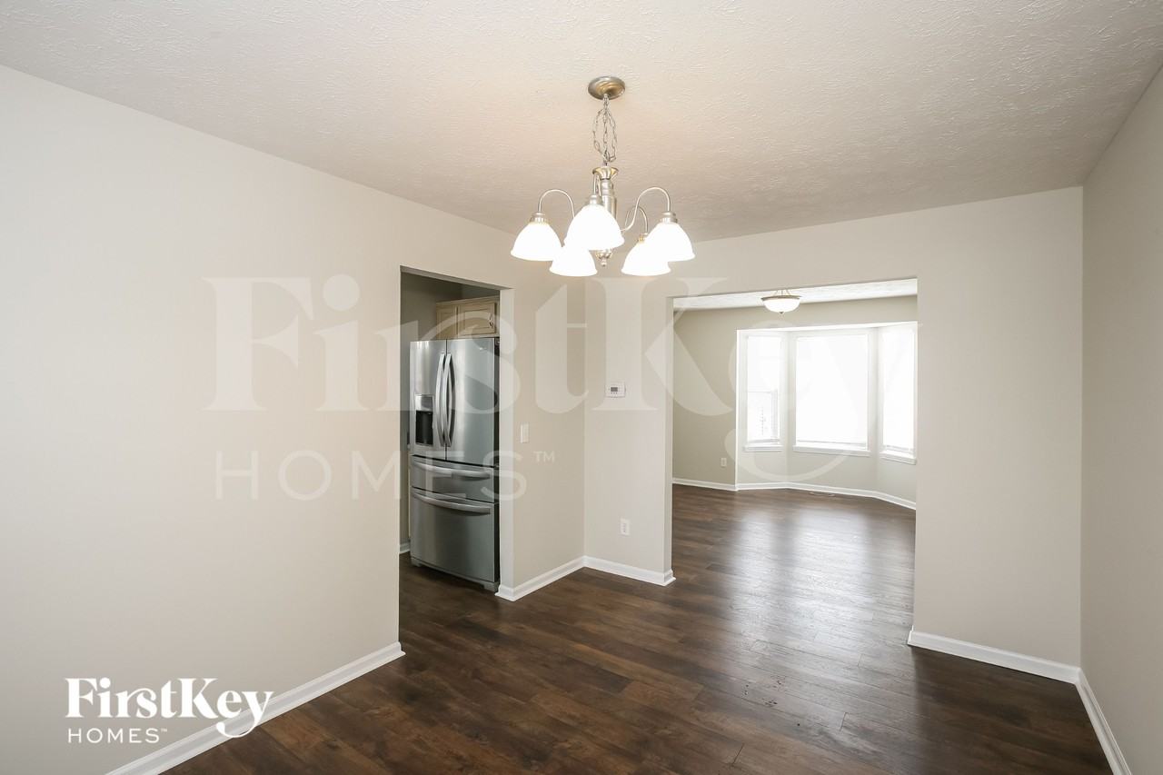 902 Hearthside Ct - Photo 6 of 16