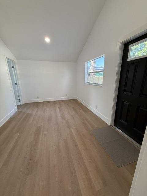409 Perry Ave - Photo 4 of 17