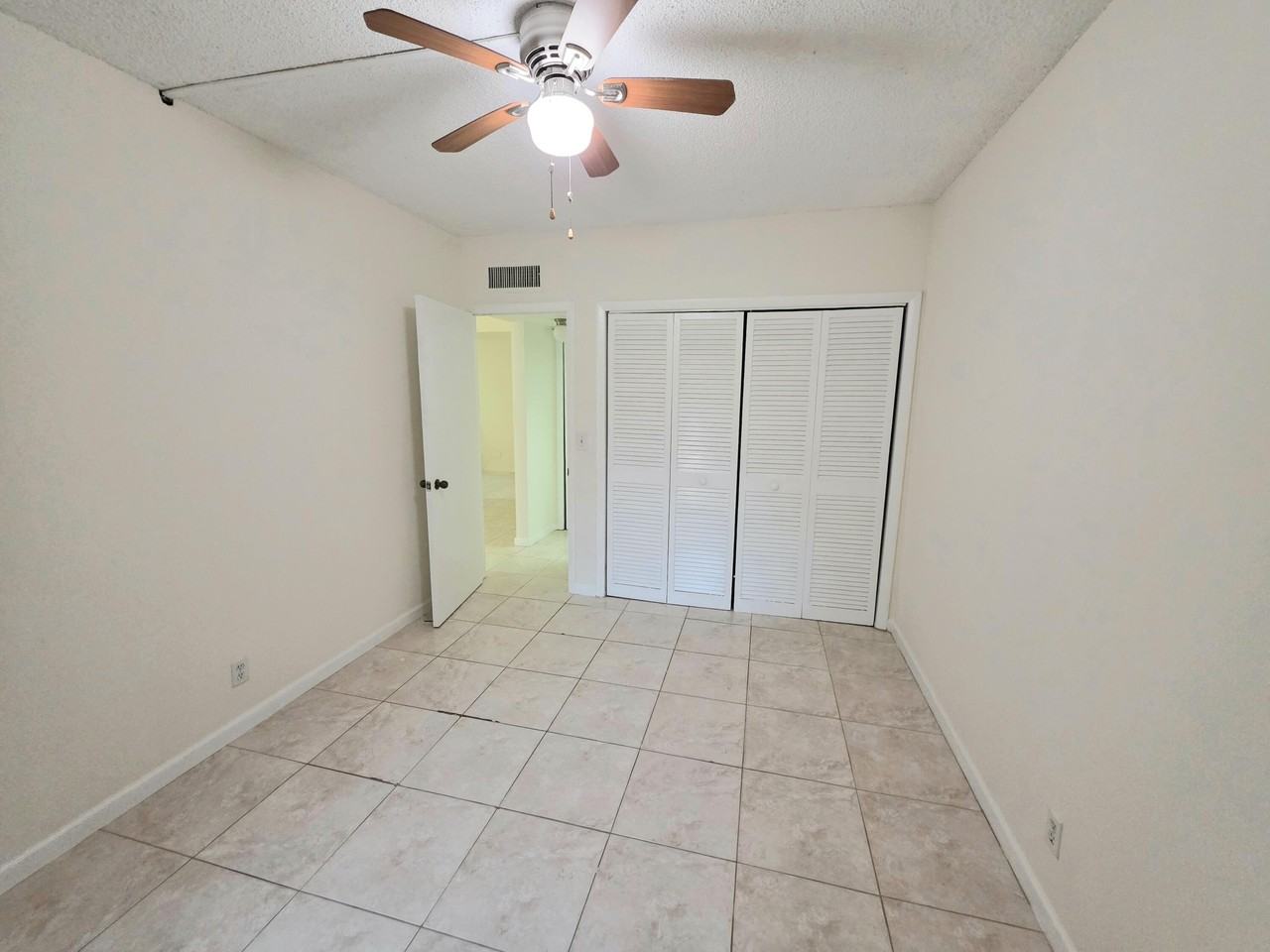 683 Nw 13th St #27 - Photo 4 of 16