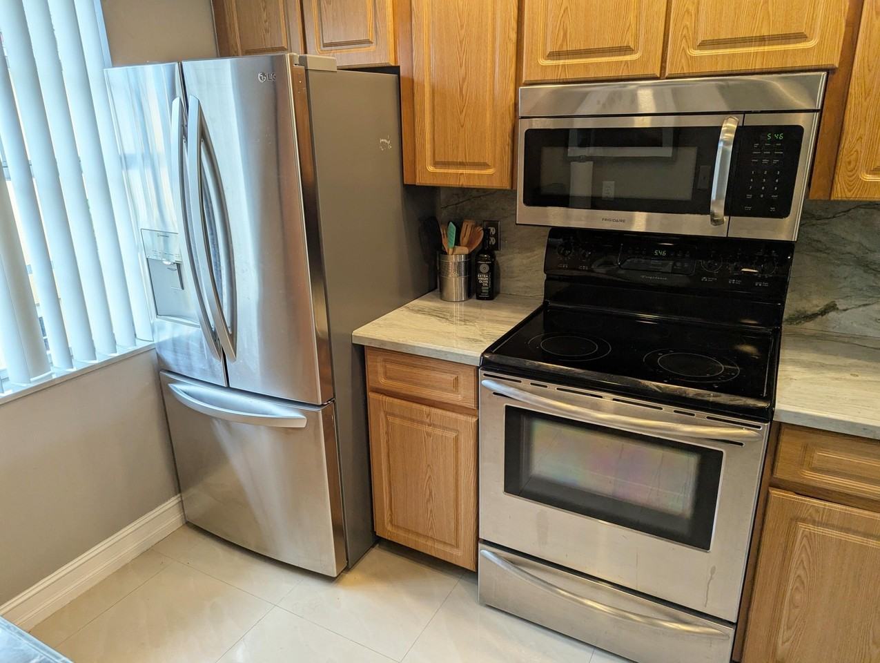 1045 Lake Shore Dr #202 - Photo 7 of 25