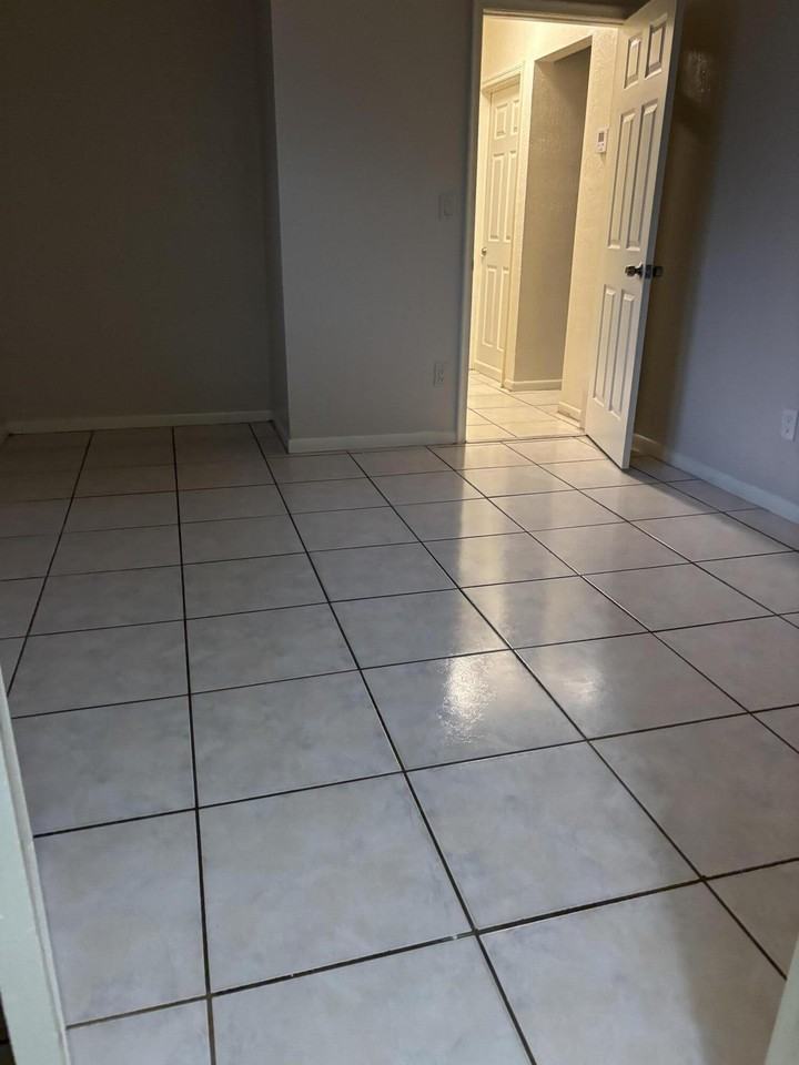 1827 Rodman St #2 - Photo 5 of 8