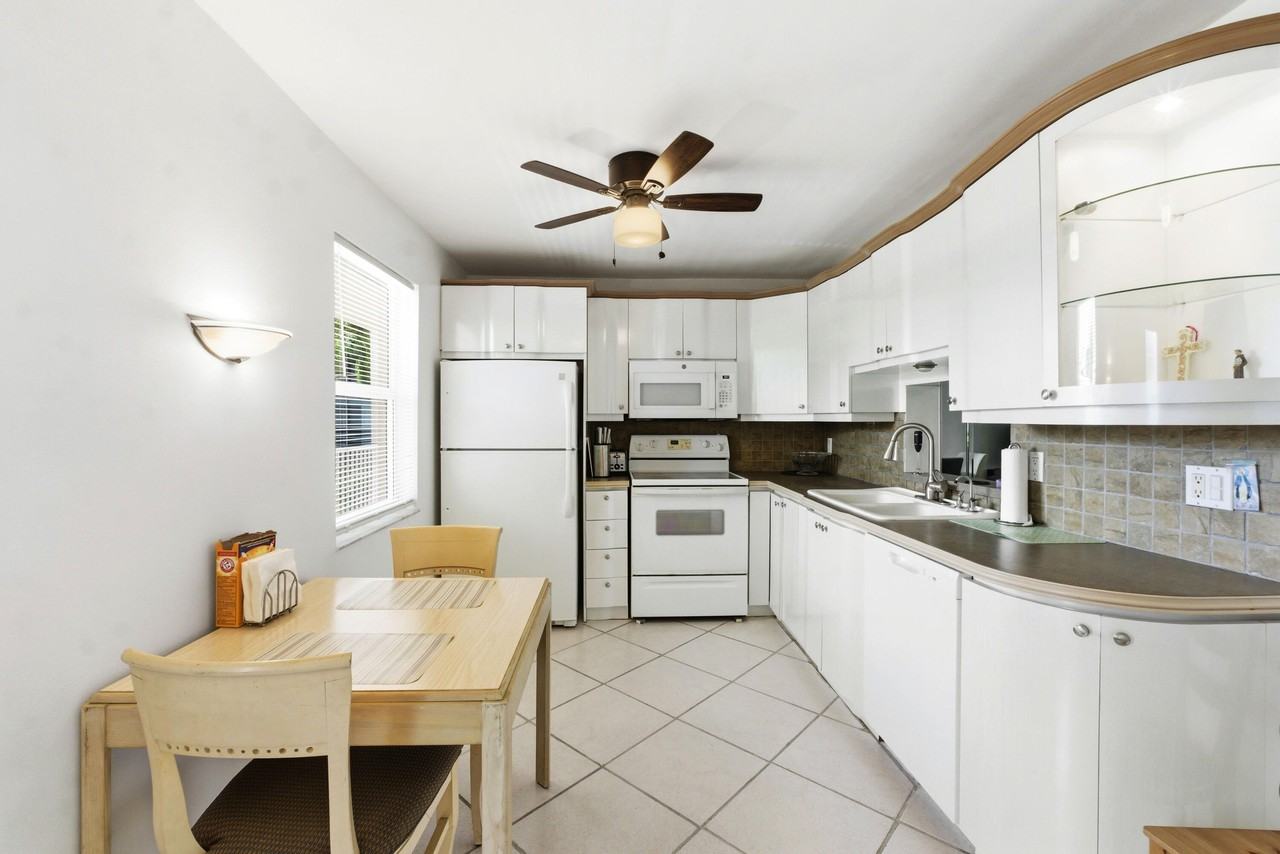 1024 Se 5th Ave #202 - Photo 5 of 16