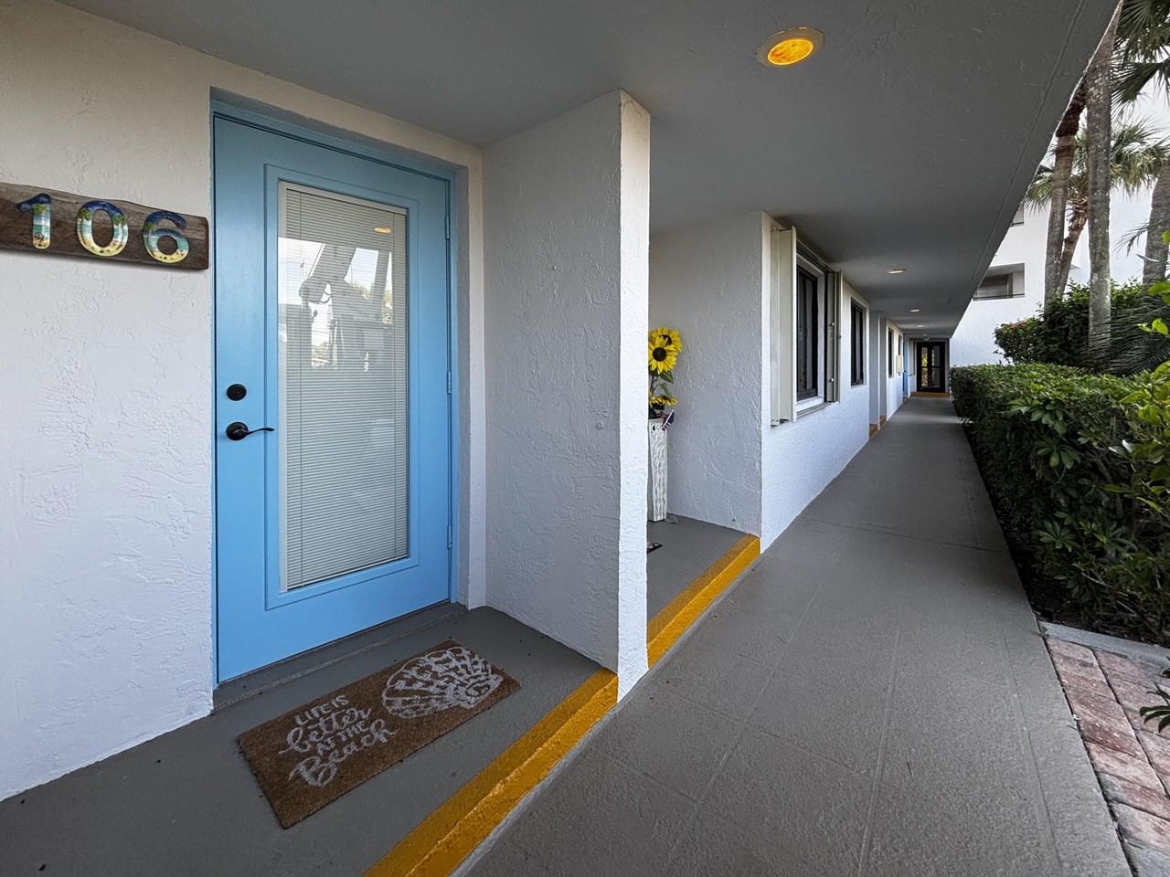 355 S Ocean Dr #106 - Photo 3 of 50