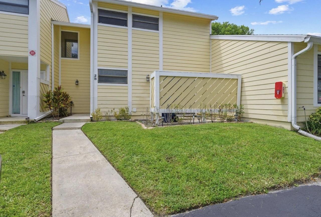 402 Lakewood Ct #2B - Photo 3 of 28