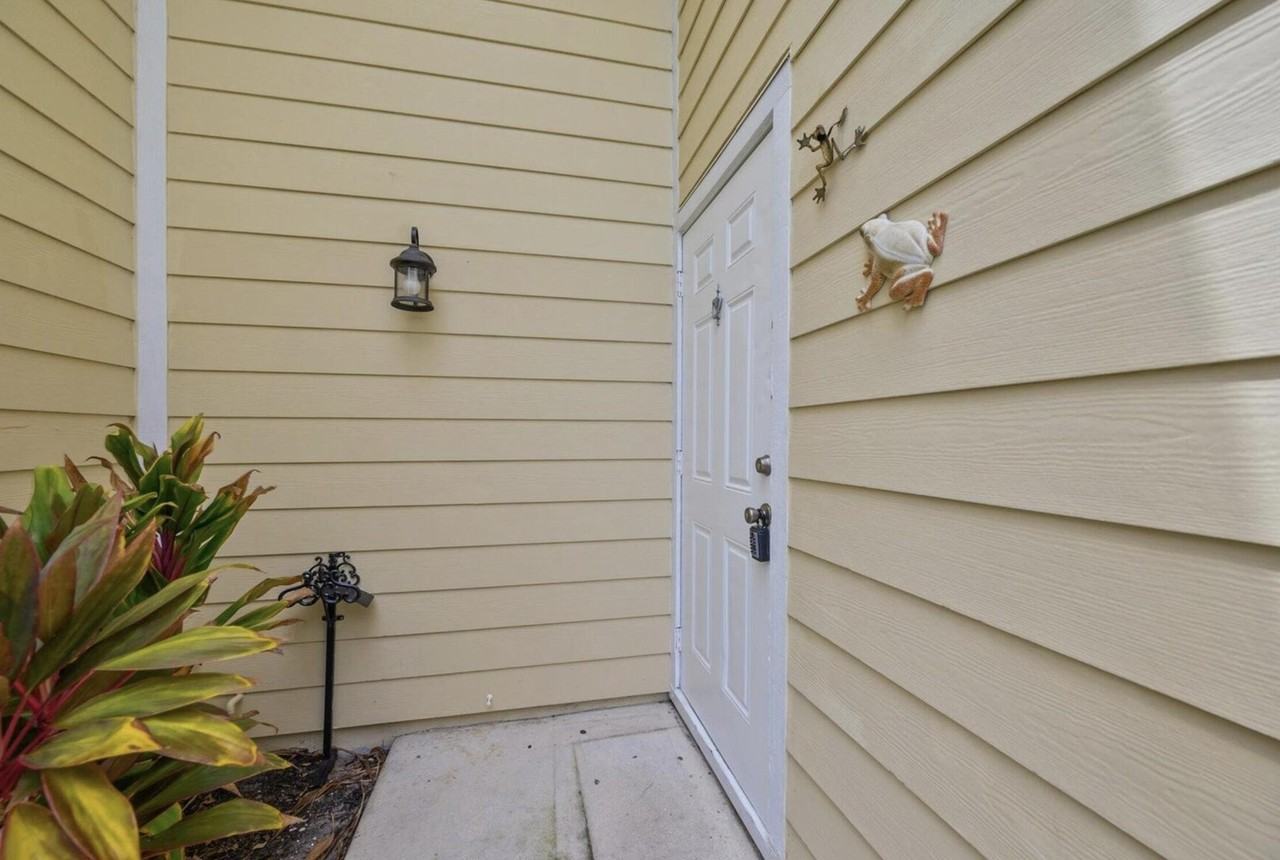 402 Lakewood Ct #2B - Photo 5 of 28