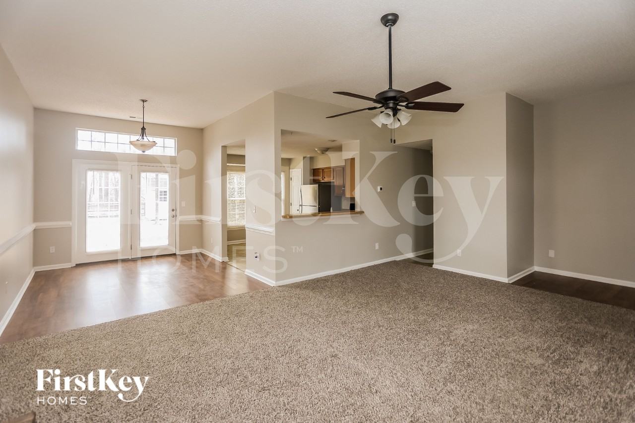 2035 David Earl Dr - Photo 6 of 16