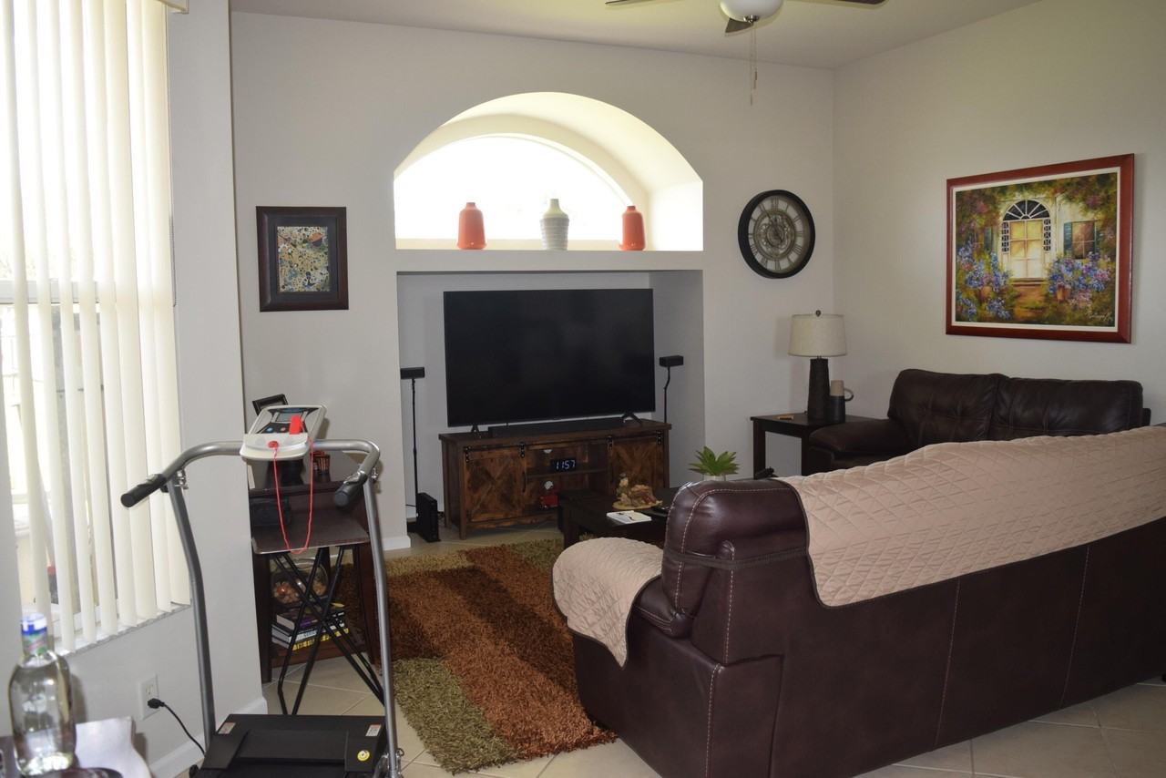 2232 Sw Savage Blvd - Photo 4 of 11