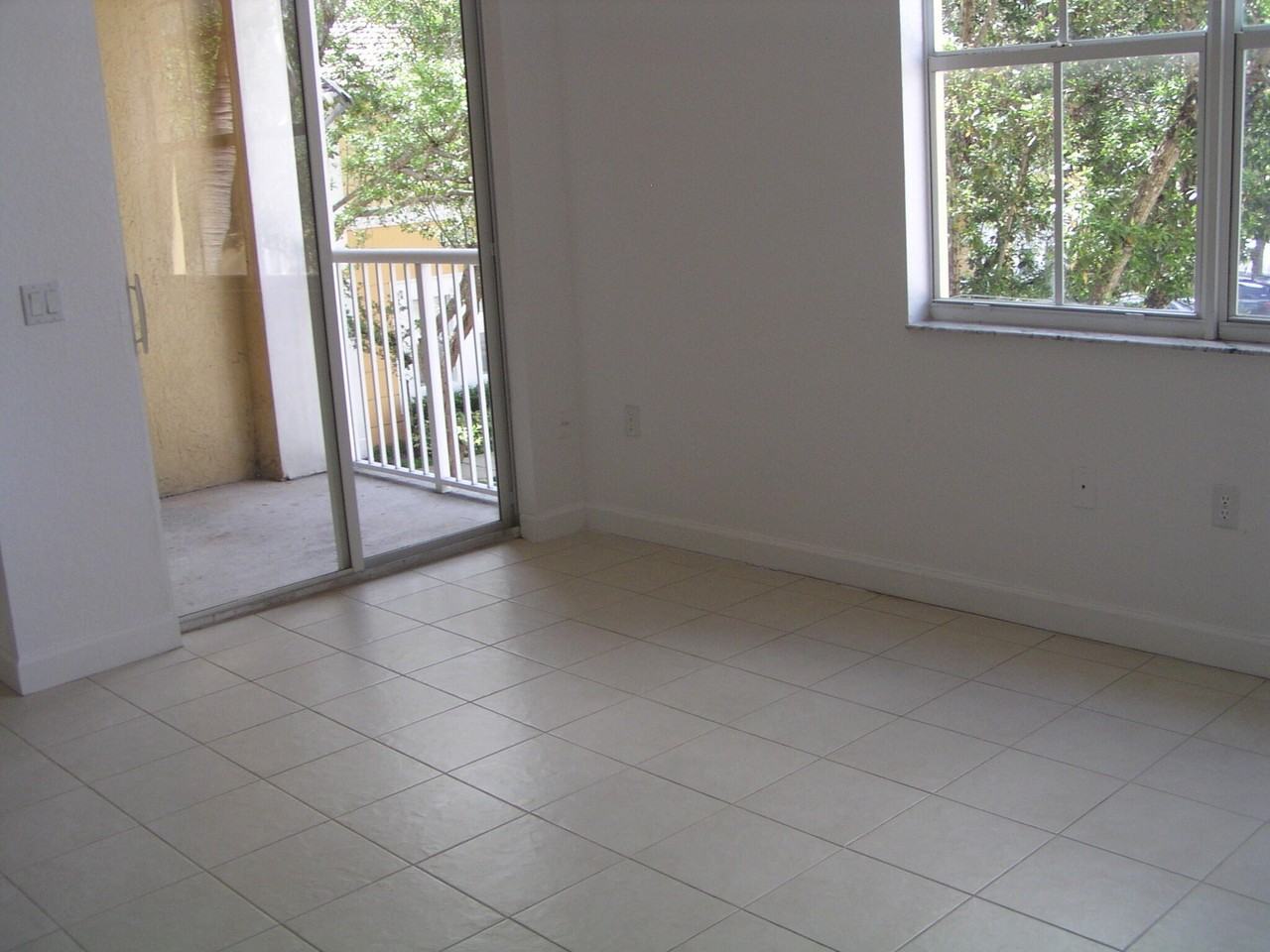1016 Shoma Dr - Photo 3 of 12
