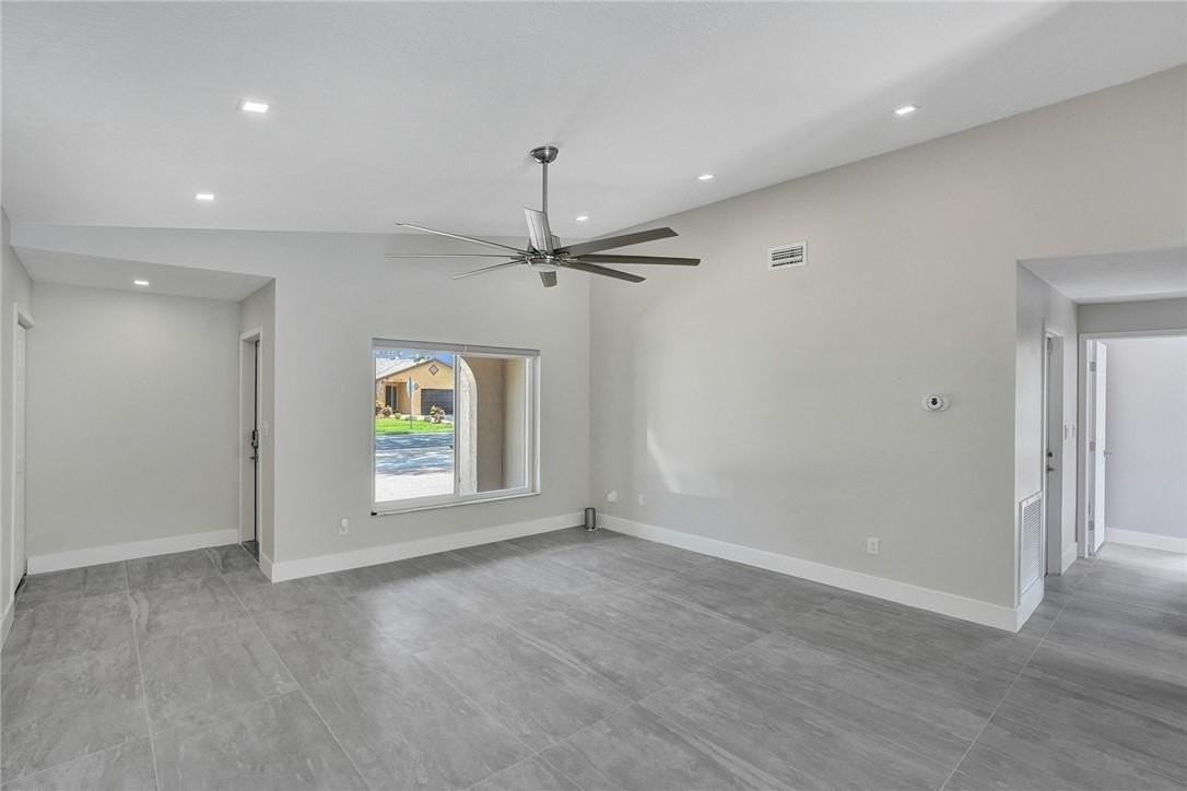 11627 Sw 50th St - Photo 4 of 50