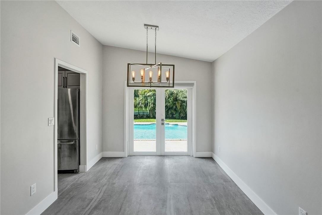 11627 Sw 50th St - Photo 5 of 50