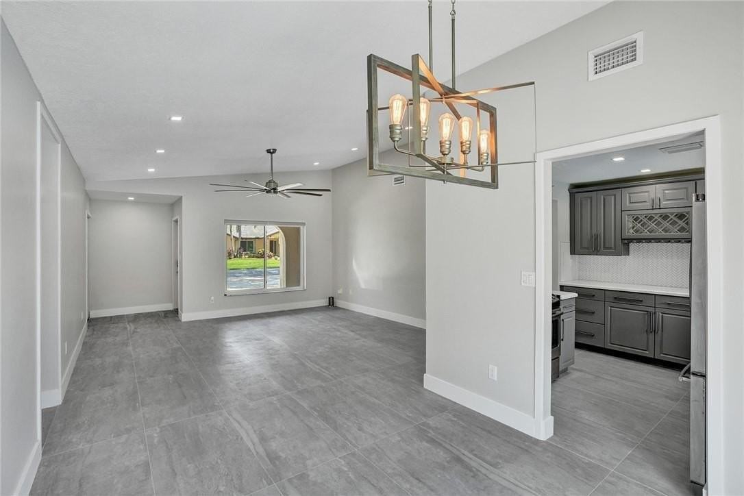 11627 Sw 50th St - Photo 6 of 50