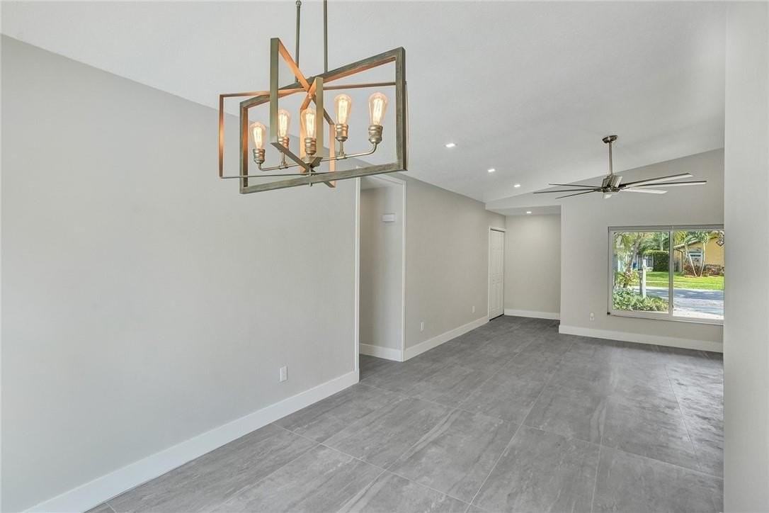 11627 Sw 50th St - Photo 7 of 50