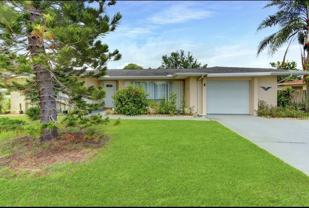 216 Ne Mainsail St - Photo 1 of 1