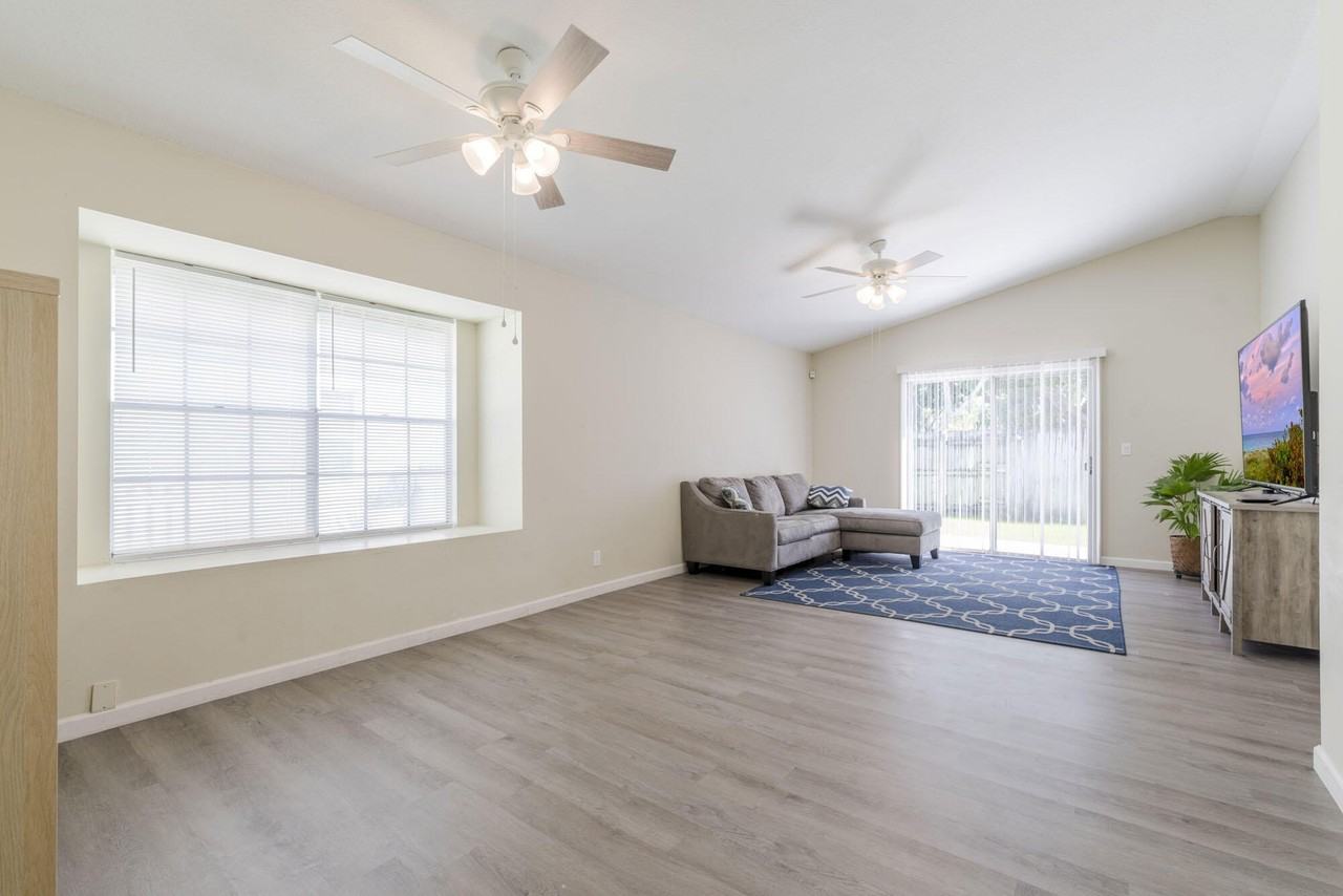 1306 Wild Daisy Ln - Photo 2 of 21