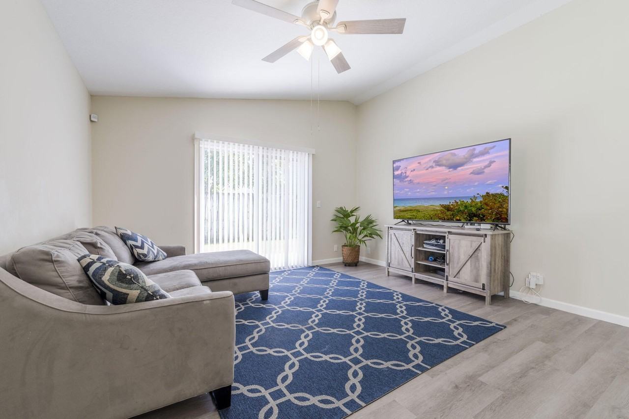 1306 Wild Daisy Ln - Photo 4 of 21