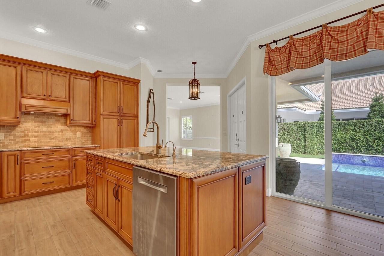 2931 Twin Oaks Way - Photo 5 of 30