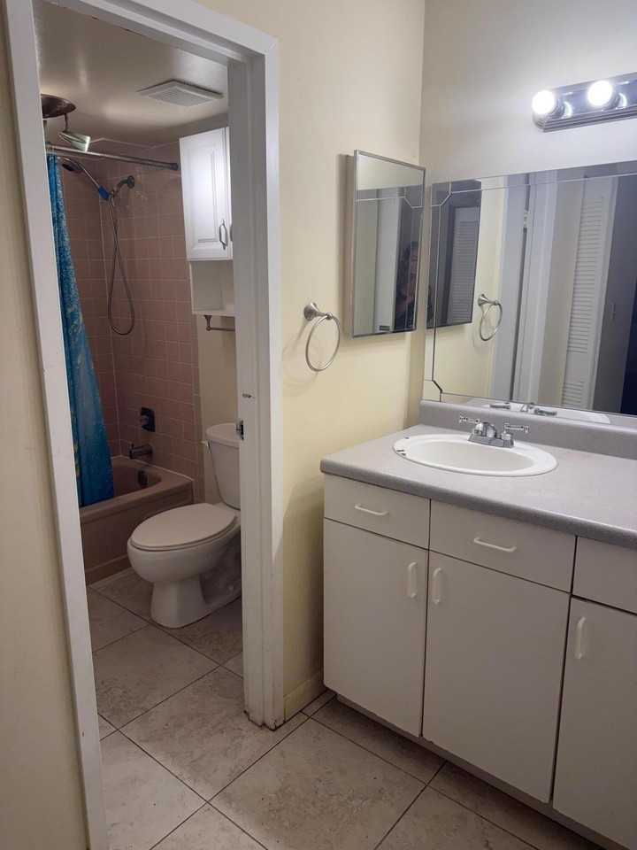 4394 Nw 9th Ave #20-1A - Photo 4 of 6