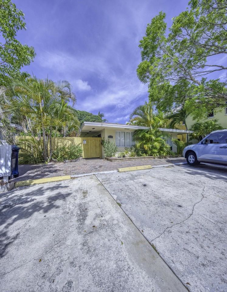 305 S Federal Hwy #2 - Photo 3 of 15