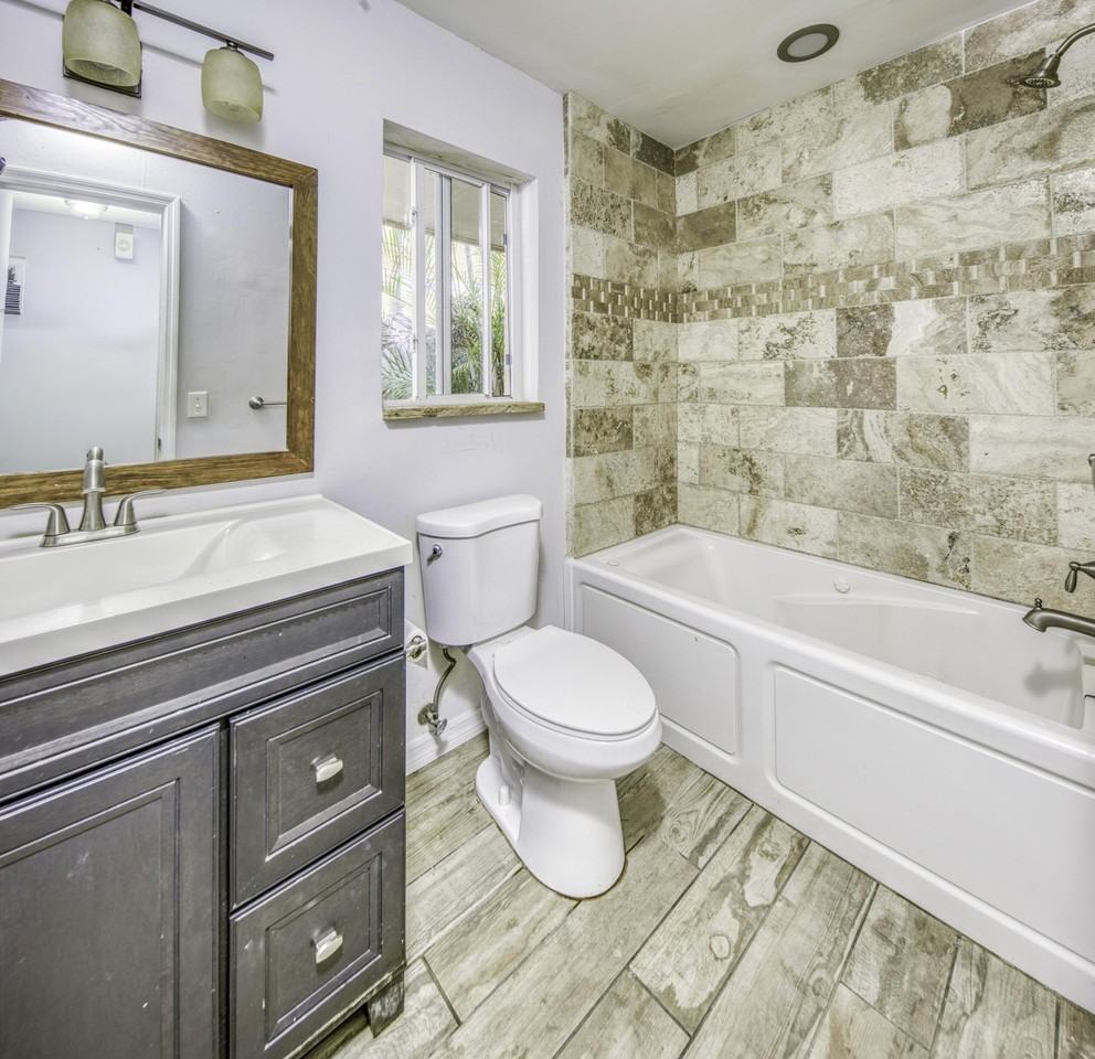 305 S Federal Hwy #2 - Photo 7 of 15