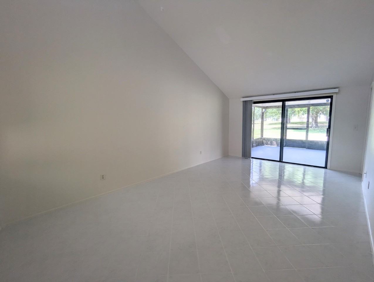 1455 Se Colchester Cir - Photo 6 of 24