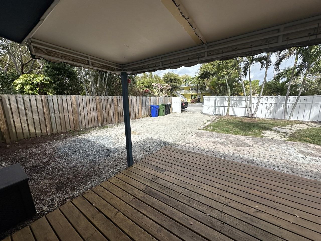 1424 Sw 9th St - Photo 5 of 35